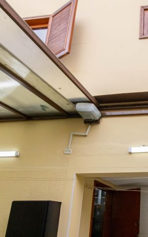 Casa de condomínio à venda com 250m², 4 quartos e 2 vagas Casa de condomínio à venda com 250m², 4 quartos e 2 vagasCobertura Retratil
