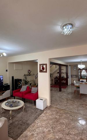 Casa de condomínio para alugar com 550m², 4 quartos e 4 vagas Casa de condomínio para alugar com 550m², 4 quartos e 4 vagasSala