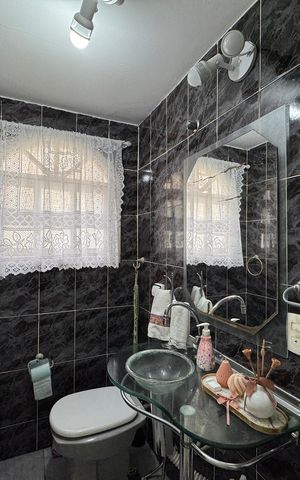 Casa de condomínio para alugar com 550m², 4 quartos e 4 vagas Casa de condomínio para alugar com 550m², 4 quartos e 4 vagasLavabo