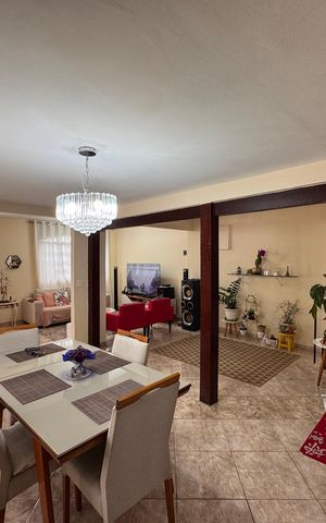 Casa de condomínio para alugar com 550m², 4 quartos e 4 vagas Casa de condomínio para alugar com 550m², 4 quartos e 4 vagasSala