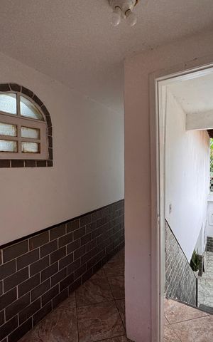 Casa de condomínio para alugar com 550m², 4 quartos e 4 vagas Casa de condomínio para alugar com 550m², 4 quartos e 4 vagasEdícula - Entrada