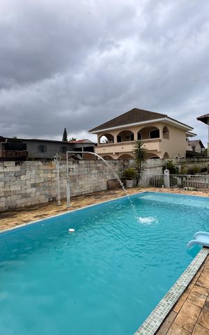 Casa de condomínio para alugar com 550m², 4 quartos e 4 vagas Casa de condomínio para alugar com 550m², 4 quartos e 4 vagasÁrea externa