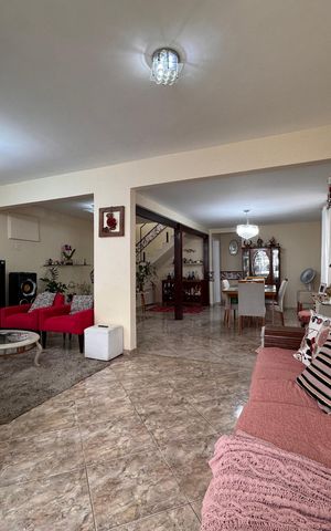 Casa de condomínio para alugar com 550m², 4 quartos e 4 vagas Casa de condomínio para alugar com 550m², 4 quartos e 4 vagasSala