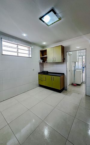 Casa à venda com 230m², 2 quartos e 2 vagasCozinha