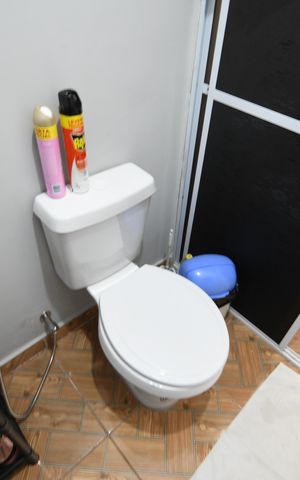 Casa à venda com 367m², 9 quartos e 6 vagasCasa Fundos 1 - Banheiro