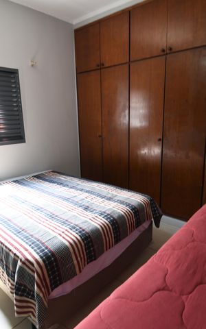 Casa à venda com 367m², 9 quartos e 6 vagasQuarto 1
