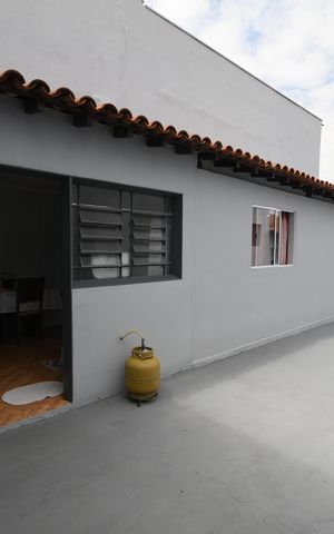 Casa à venda com 367m², 9 quartos e 6 vagasCasa Fundos 1