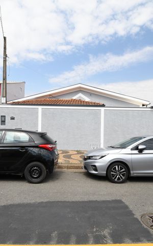 Casa à venda com 367m², 9 quartos e 6 vagasFachada