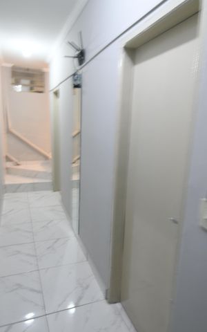 Casa à venda com 367m², 9 quartos e 6 vagasCasa Fundos 3 - Corredor