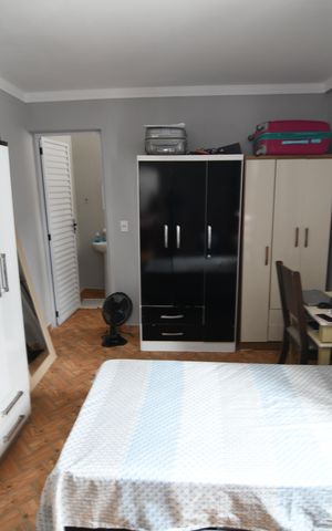 Casa à venda com 367m², 9 quartos e 6 vagasCasa Fundos 1 - Dormitório