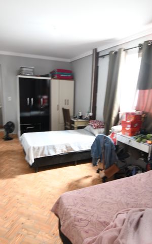 Casa à venda com 367m², 9 quartos e 6 vagasCasa Fundos 1 - Dormitório