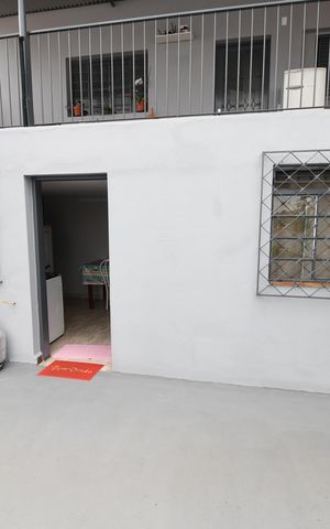 Casa à venda com 367m², 9 quartos e 6 vagasCasa Fundos 2