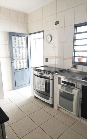 Casa à venda com 367m², 9 quartos e 6 vagasCozinha