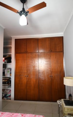Casa à venda com 367m², 9 quartos e 6 vagasQuarto 2