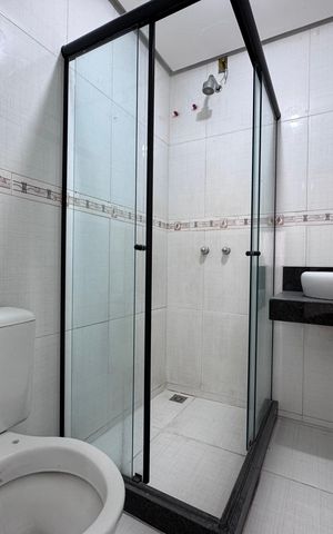 Casa de condomínio à venda com 350m², 4 quartos e 1 vaga Casa de condomínio à venda com 350m², 4 quartos e 1 vagaSuíte 2 - Banheiro