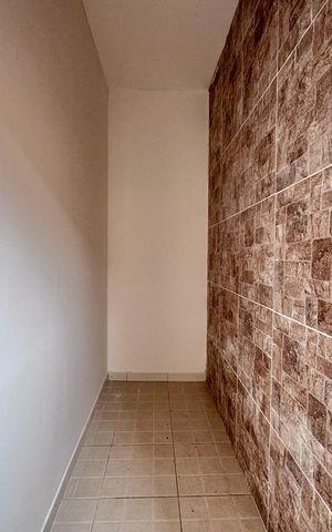 Casa de condomínio à venda com 350m², 4 quartos e 1 vaga Casa de condomínio à venda com 350m², 4 quartos e 1 vagaÁrea de Serviço