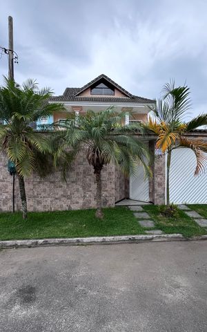 Casa de condomínio à venda com 350m², 4 quartos e 1 vaga Casa de condomínio à venda com 350m², 4 quartos e 1 vagaFachada