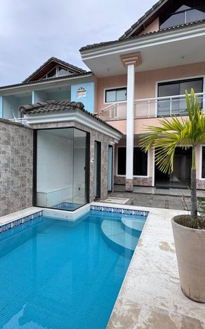 Casa de condomínio à venda com 350m², 4 quartos e 1 vaga Casa de condomínio à venda com 350m², 4 quartos e 1 vagaÁrea externa