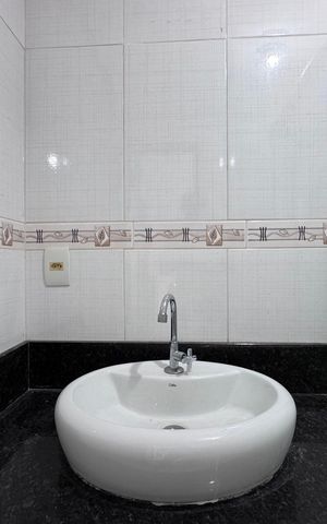 Casa de condomínio à venda com 350m², 4 quartos e 1 vaga Casa de condomínio à venda com 350m², 4 quartos e 1 vagaBanheiro Social