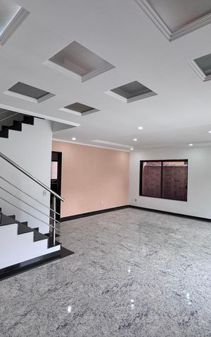 Casa de condomínio à venda com 350m², 4 quartos e 1 vaga Casa de condomínio à venda com 350m², 4 quartos e 1 vagaSala