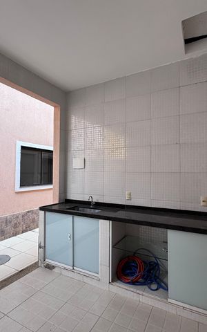 Casa de condomínio à venda com 350m², 4 quartos e 1 vaga Casa de condomínio à venda com 350m², 4 quartos e 1 vagaEdícula - Área de Serviço