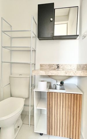 Studio para alugar com 26m², 1 quarto e 1 vaga Studio para alugar com 26m², 1 quarto e 1 vagaBanheiro