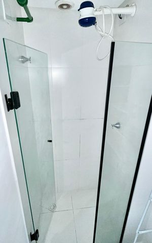 Studio para alugar com 26m², 1 quarto e 1 vaga Studio para alugar com 26m², 1 quarto e 1 vagaBanheiro