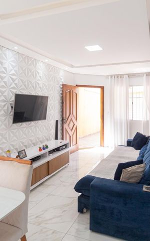 Casa à venda com 135m², 3 quartos e 2 vagas Casa à venda com 135m², 3 quartos e 2 vagasSala