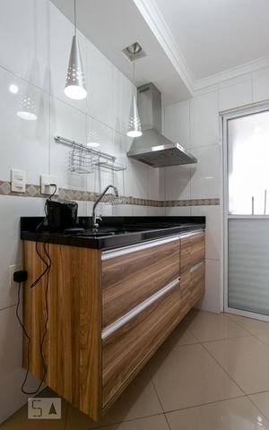 Apartamento para alugar com 58m², 2 quartos e 1 vaga