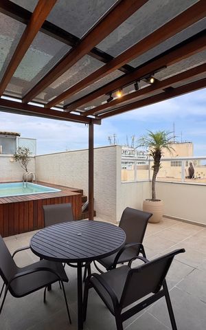 Apartamento à venda com 150m², 3 quartos e 2 vagas Apartamento à venda com 150m², 3 quartos e 2 vagasVaranda Gourmet