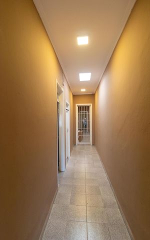 Casa à venda com 290m², 2 quartos e 2 vagas Casa à venda com 290m², 2 quartos e 2 vagasCorredor de entrada