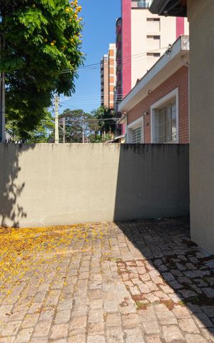 Casa à venda com 290m², 2 quartos e 2 vagas Casa à venda com 290m², 2 quartos e 2 vagasGaragem