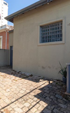 Casa à venda com 290m², 2 quartos e 2 vagas Casa à venda com 290m², 2 quartos e 2 vagasGaragem