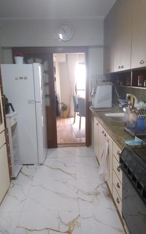Apartamento à venda com 144m², 3 quartos e 2 vagas Apartamento à venda com 144m², 3 quartos e 2 vagasCozinha
