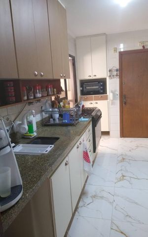 Apartamento à venda com 144m², 3 quartos e 2 vagas Apartamento à venda com 144m², 3 quartos e 2 vagasCozinha