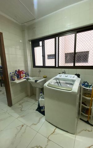 Apartamento à venda com 144m², 3 quartos e 2 vagas Apartamento à venda com 144m², 3 quartos e 2 vagasÁrea de Serviço