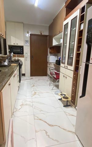 Apartamento à venda com 144m², 3 quartos e 2 vagas Apartamento à venda com 144m², 3 quartos e 2 vagasCozinha