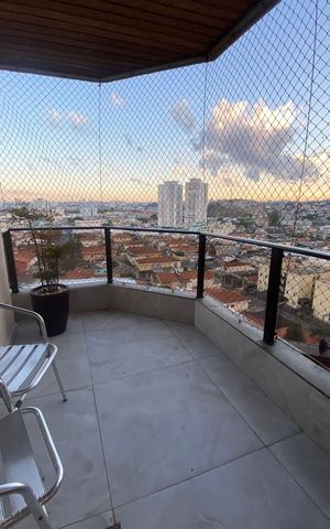 Apartamento à venda com 144m², 3 quartos e 2 vagas Apartamento à venda com 144m², 3 quartos e 2 vagasVaranda