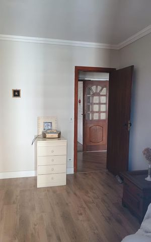 Apartamento à venda com 144m², 3 quartos e 2 vagas Apartamento à venda com 144m², 3 quartos e 2 vagasQuarto 1