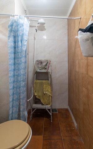 Casa à venda com 170m², 3 quartos e 12 vagas Casa à venda com 170m², 3 quartos e 12 vagasCasa 2