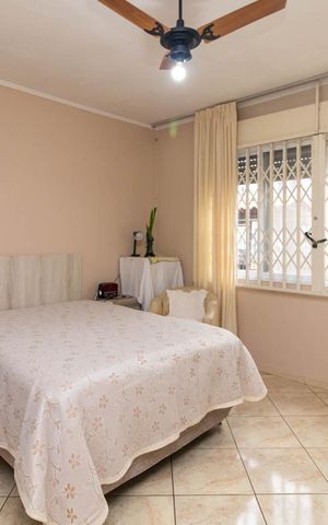 Casa à venda com 170m², 3 quartos e 12 vagas Casa à venda com 170m², 3 quartos e 12 vagasQuarto 1