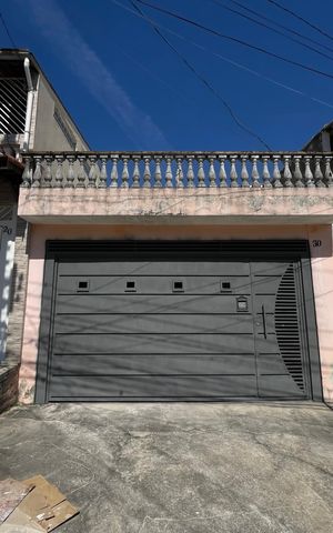 Casa à venda com 125m², 3 quartos e 2 vagas Casa à venda com 125m², 3 quartos e 2 vagasFachada