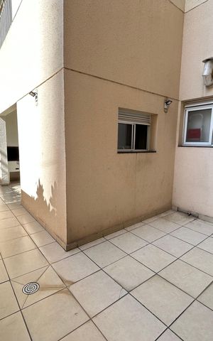 Apartamento à venda com 151m², 3 quartos e 2 vagas Apartamento à venda com 151m², 3 quartos e 2 vagasQuintal