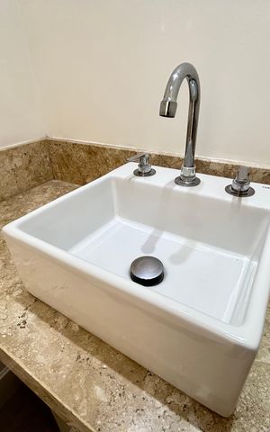 Apartamento à venda com 151m², 3 quartos e 2 vagas Apartamento à venda com 151m², 3 quartos e 2 vagasBanheiro social