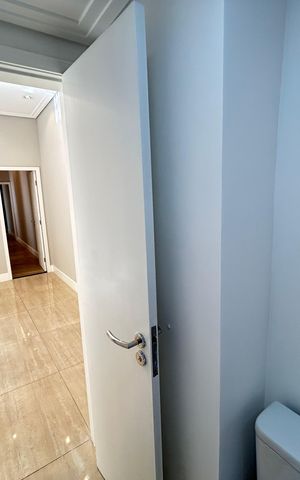 Apartamento à venda com 151m², 3 quartos e 2 vagas Apartamento à venda com 151m², 3 quartos e 2 vagasBanheiro social