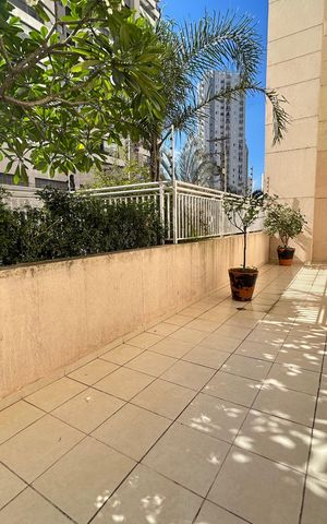 Apartamento à venda com 151m², 3 quartos e 2 vagas Apartamento à venda com 151m², 3 quartos e 2 vagasQuintal