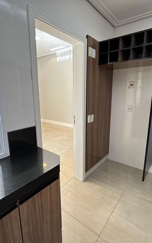 Apartamento à venda com 151m², 3 quartos e 2 vagas Apartamento à venda com 151m², 3 quartos e 2 vagasCozinha
