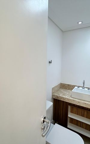 Apartamento à venda com 151m², 3 quartos e 2 vagas Apartamento à venda com 151m², 3 quartos e 2 vagasBanheiro social