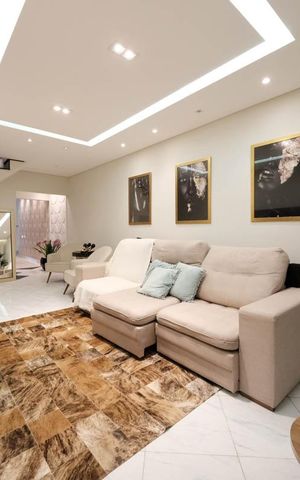Casa à venda com 180m², 4 quartos e 4 vagasSala