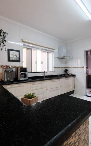 Casa à venda com 180m², 4 quartos e 4 vagasCopa